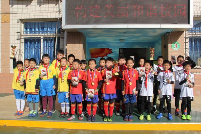杜兰特布克合砍71分新援21+11 太阳力克活塞